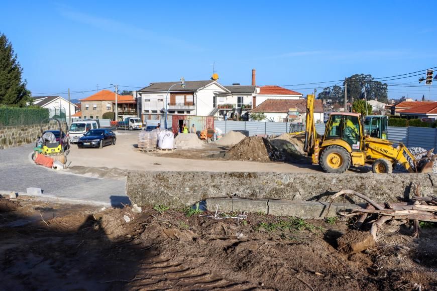 OBRAS DE CONSTRU&Ccedil;&Atilde;O DA ROTUNDA DE CRISTELO